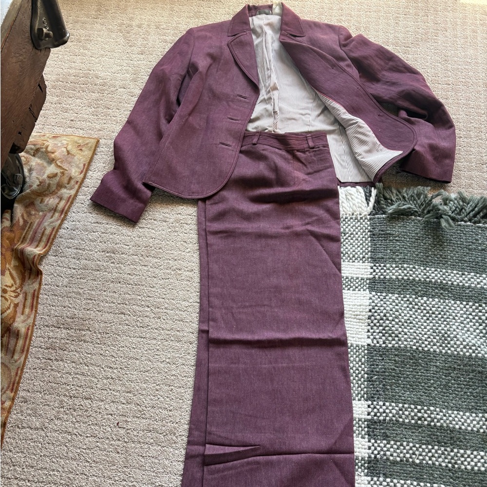 Linen Ladies Suit size 8